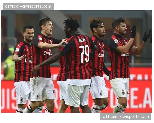 拉齐奥紧凑低位限制米兰肋部推进，迫使进攻流向边路高空球